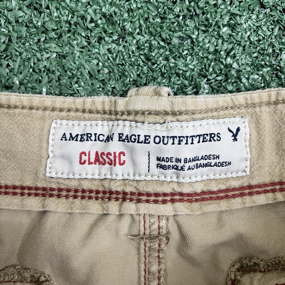 Vintage Y2K American Eagle Outfitters Mens Classic Cargo Shorts Khaki Size 33 - Picture 2 of 7